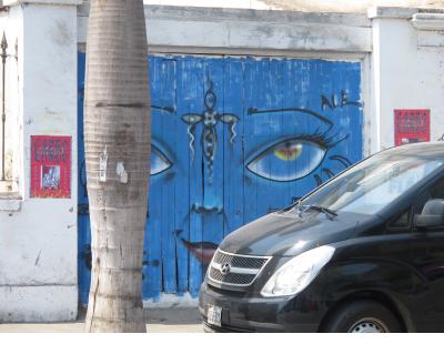 Blue feline in Barranco Blue feline in Barranco