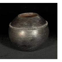 Ukhamba - small Zulu pot by Nesta Nala