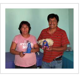 Moises Jimenez and Oralia Cardenas. Arrazola, Oaxaca, 2010. (Photograph © Anthony Hart Fisher, 2010)