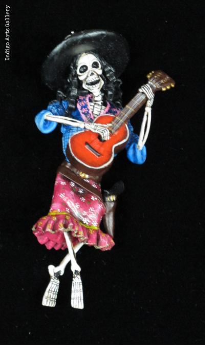 Skeleton Musician - Retablo figure