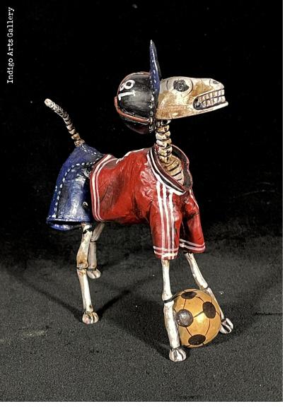 Calavera' Futbolista' Dog - Retablo Figure