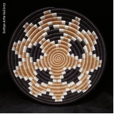 Diamond Burst pattern basket - Tea with black border - Small
