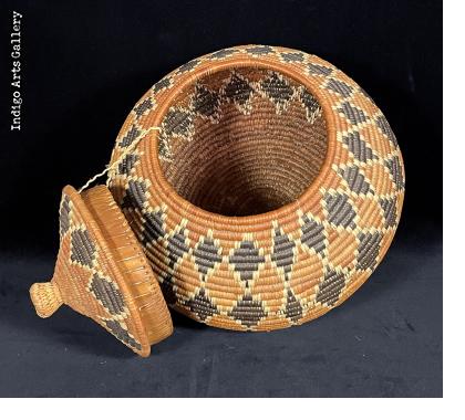 Zulu Ukhamba basket