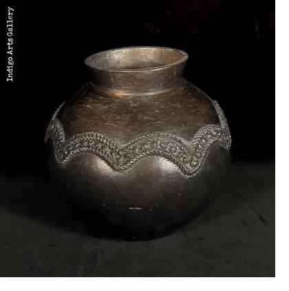 Uphiso - small Zulu pot by Zanele Nala