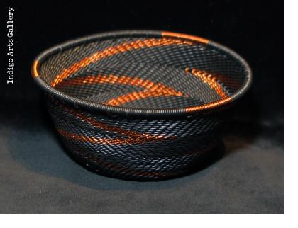 Imbenge - Small Zulu Wire Basket - Black and Copper
